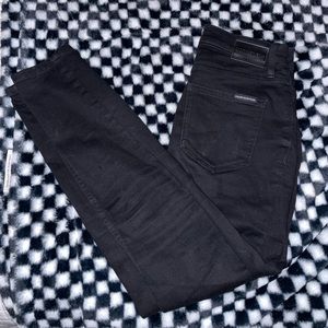Calvin Klein Jeans.
